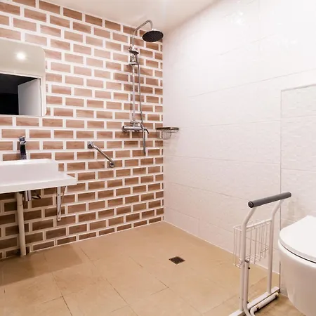 Brit Rouen Nord - Hotel 2*